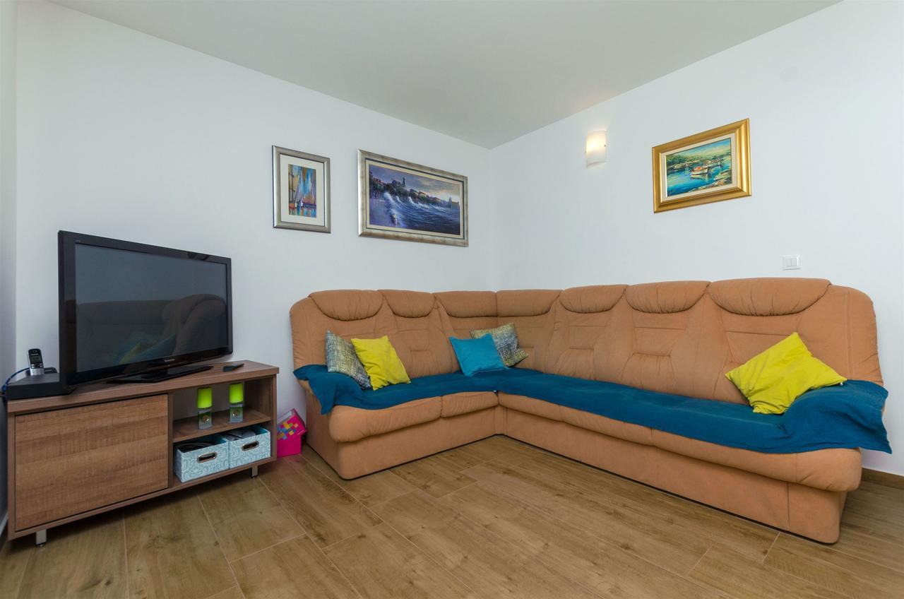 Apartments Mimi Primosten Ngoại thất bức ảnh